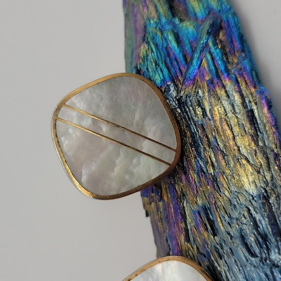 Men's cufflinks, gold tone with mother of pearl inlay. - Picture 3 of 4